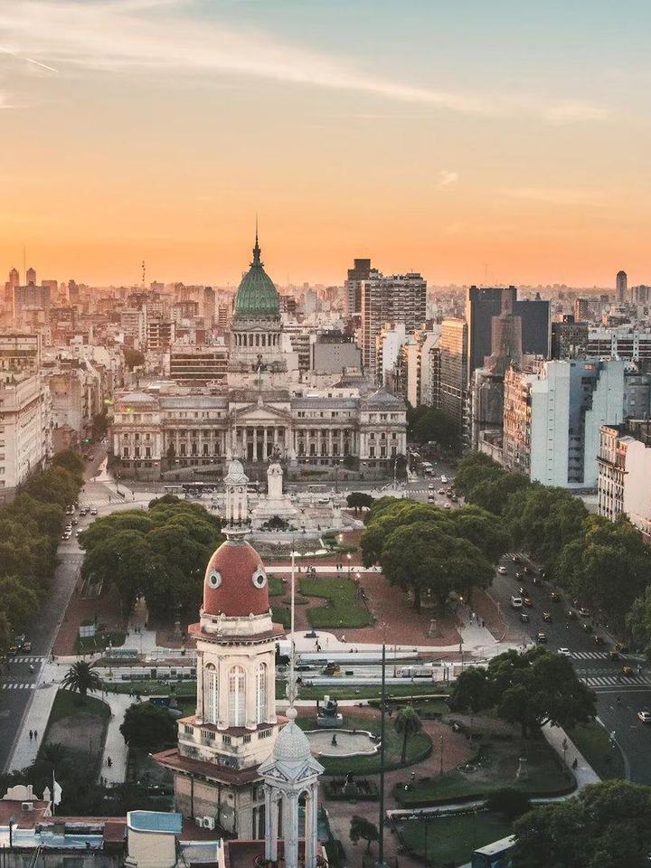 Buenos Aires au coucher du soleil, avec le Congrès de la Nation